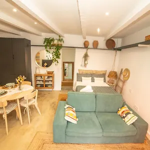La Casita Del Patio Borgona